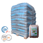 Burpellet de madera en tres palets de 216 sacos de 15 kg
